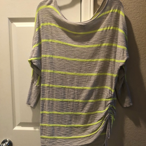 EXPRESS Tunic - Picture 1 of 4